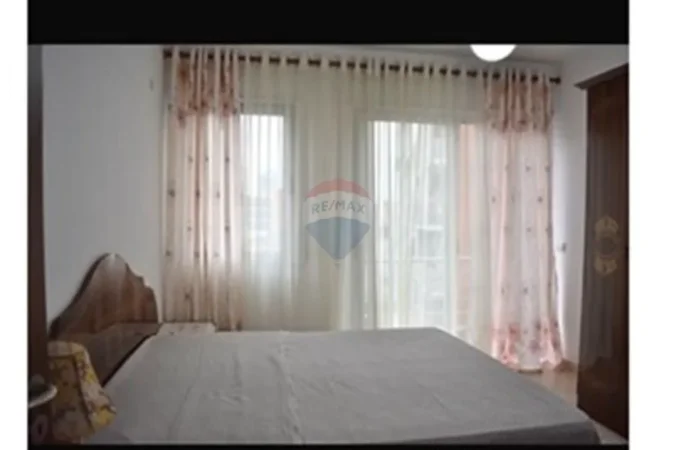 Tirane, jepet me qera apartament , 80 m² 550 € (Prokuroria e Tiranes)