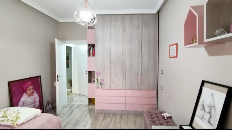 Tirane, jap me qera apartament 2+1+Ballkon Kati 1, 99 m² 600 € (Rruga selita e vjeter)