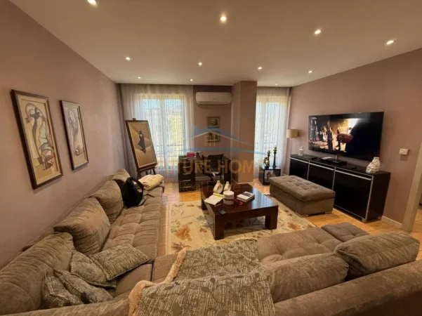 Tirane, shitet apartament 2+1+Ballkon Kati 4, 105 m² 240.000 € (Zogu i zi)