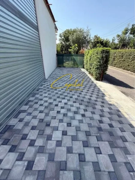 Tirane, jepet me qera magazine Kati 0, 120 m² 750 € (LAPRAKE)