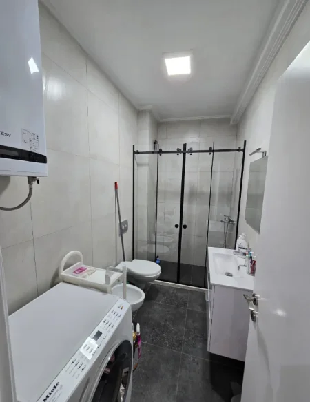 Tirane, shitet apartament 1+1+Ballkon Kati 6, 68 m² 138.000 € (Golden Park 3)