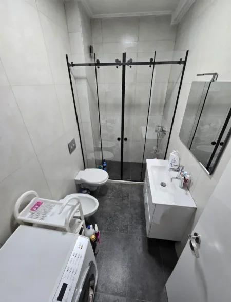 Tirane, shitet apartament 1+1+Ballkon Kati 6, 68 m² 138.000 € (Golden Park 3)