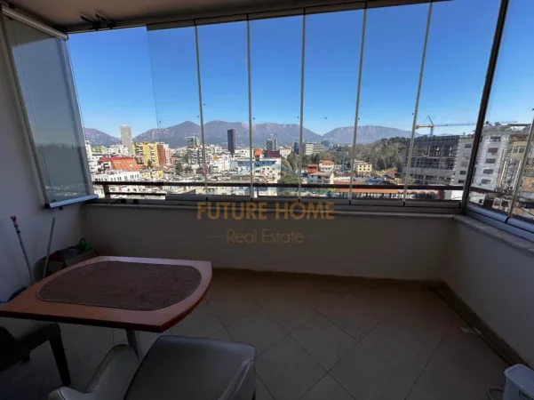 Tirane, jepet me qera apartament 2+1 Kati 9, 90 m² 900 € (LIQENI ARTIFICIAL)