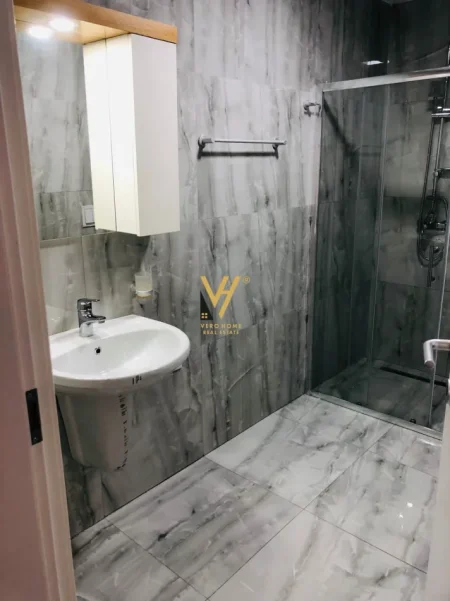 Tirane, jepet me qera apartament 2+1+Ballkon Kati 6, 100 m² 700 € (DON BOSKO)