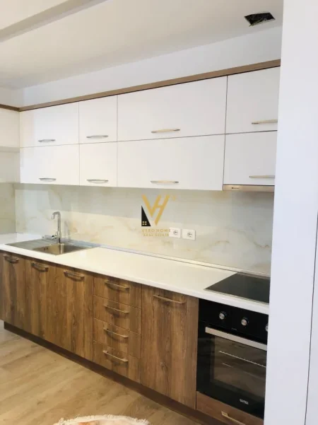 Tirane, jepet me qera apartament 2+1+Ballkon Kati 6, 100 m² 700 € (DON BOSKO)