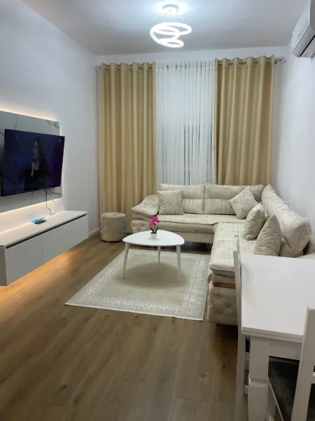 Tirane, jepet me qera apartament 1+1+Ballkon Kati 4, 60 m² 400 € (Rruga Pasho Hysa)