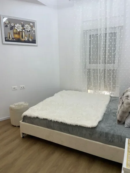 Tirane, jepet me qera apartament 1+1+Ballkon Kati 4, 60 m² 400 € (Rruga Pasho Hysa)