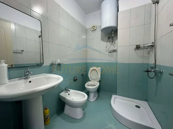 Tirane, jepet me qera apartament 1+1 Kati 5, 63 m² 400 € (MISTO MAME , Prane KMY)