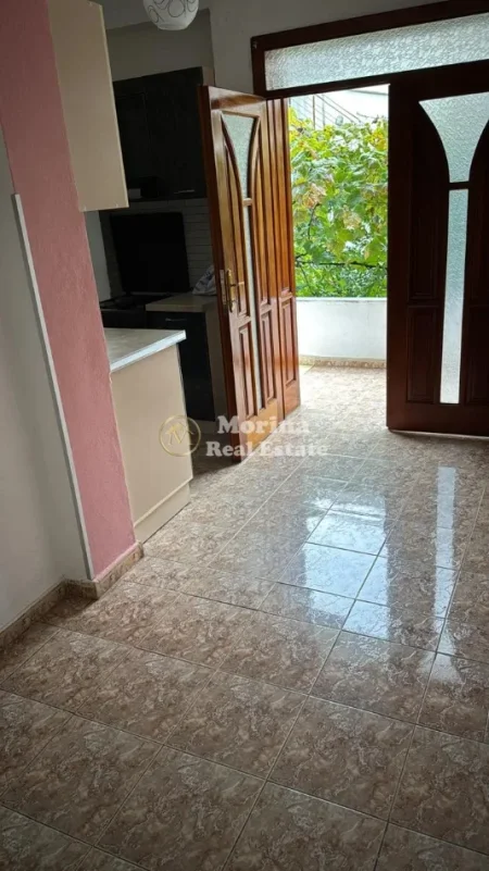 Tirane, jepet me qera shtepi 1+1 Kati 2, 70 m² 300 € (Kodra e Priftit)