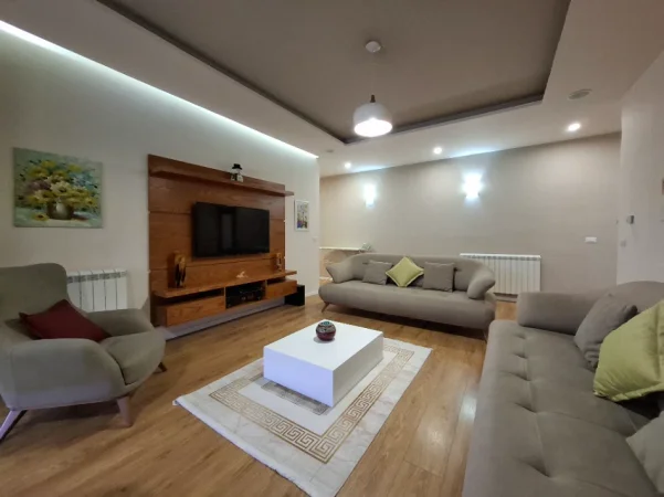 Tirane, jepet me qera apartament 2+1+Ballkon Kati 3, 120 m² 60.000 € 