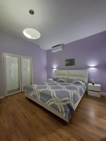 Tirane, jepet me qera apartament 2+1+Ballkon Kati 3, 120 m² 60.000 € 