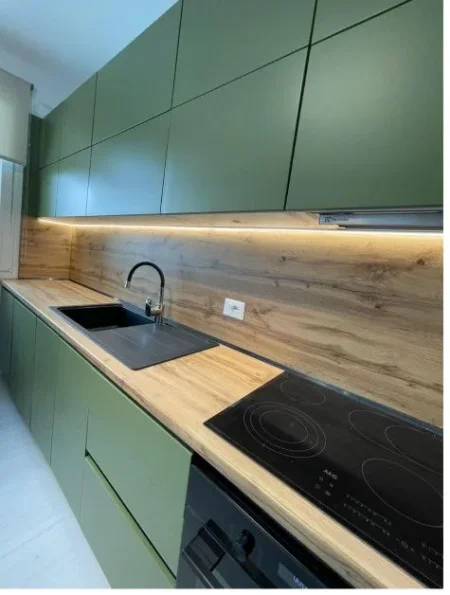 Tirane, jepet me qera apartament 2+1+Ballkon Kati 7, 85 m² 700 € (River Residence)