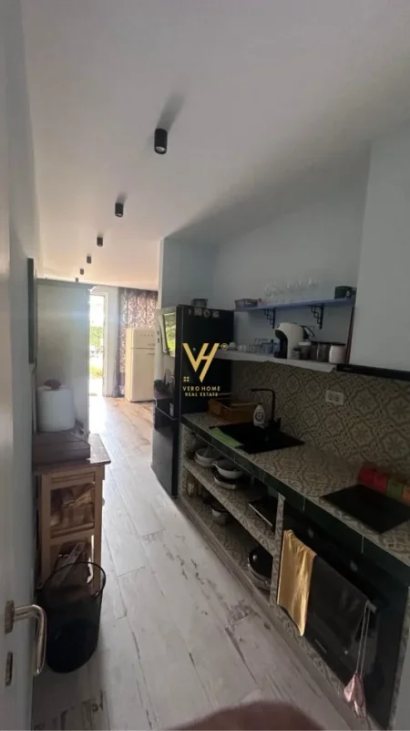 Durres, shitet apartament 2+1+Ballkon Kati 0, 90 m² 300.000 € (GJIRI I LALZIT)