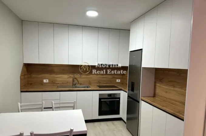 Tirane, jepet me qera apartament 2+1+Ballkon Kati 7, 90 m² 750 € (Astir)