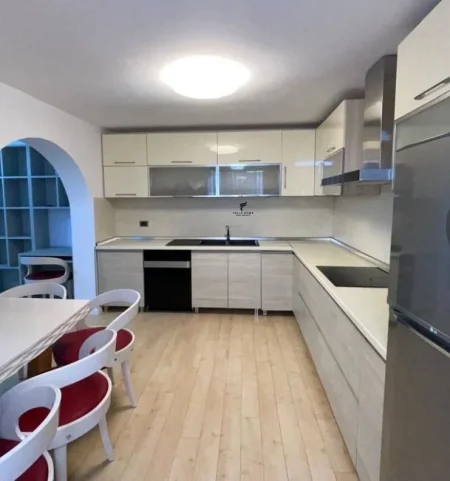 Tirane, shitet apartament 2+1 Kati 4, 100 m² 194.000 € (SHKOLLA E BALETIT)