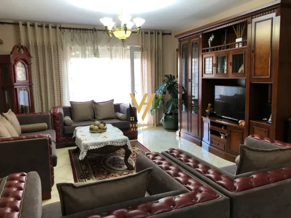 Tirane, jepet me qera apartament 2+1+Ballkon Kati 6, 120 m² 800 € (SIRI KODRA)
