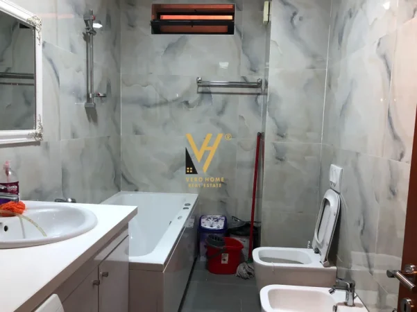 Tirane, jepet me qera apartament 2+1+Ballkon Kati 6, 120 m² 800 € (SIRI KODRA)