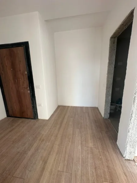 Tirane, shitet apartament 1+1+Ballkon Kati 9, 81 m² 109.350 € (Astir)