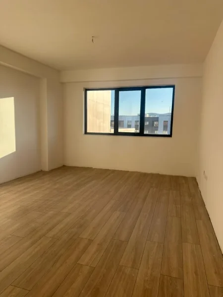 Tirane, shitet apartament 1+1+Ballkon Kati 9, 81 m² 109.350 € (Astir)