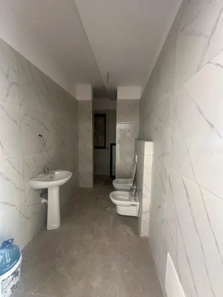 Tirane, shitet apartament 1+1+Ballkon Kati 9, 81 m² 109.350 € (Astir)