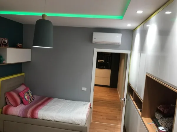 Tirane, jepet me qera apartament 2+1 Kati 2, 1.400 € 