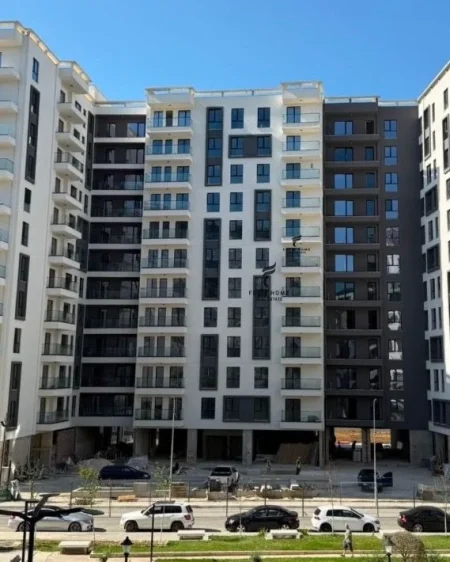 Tirane, shitet dyqan Kati 0, 85 m² 263.000 € (ISH FUSHA E AVIACIONIT)