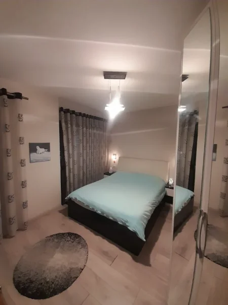 Tirane, jepet me qera apartament 1+1 Kati 4, 65 m² 50.000 L te Reja (Pranë Casa Italia, Tiranë)