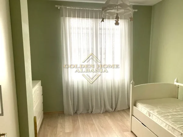 Tirane, jepet me qera 2+1 , 112 m² 700 € 