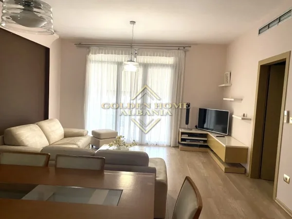 Tirane, jepet me qera 2+1 , 112 m² 700 € 