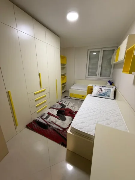 Tirane, jepet me qera apartament 2+1 Kati 7, 