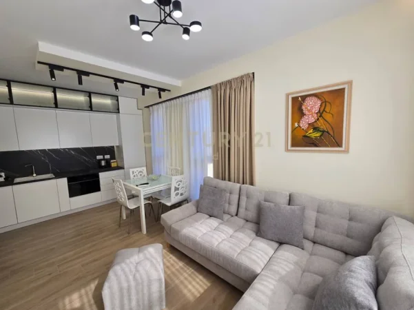Tirane, jepet me qera apartament 1+1 Kati 3, 60 m² 700 € 