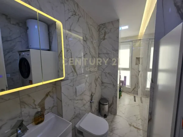 Tirane, jepet me qera apartament 1+1 Kati 3, 60 m² 700 € (Hotel Mondial)