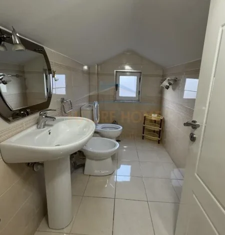 Tirane, shitet apartament duplex Dublex Kati 4, 93 m² 159.000 € (rruga e dibres)