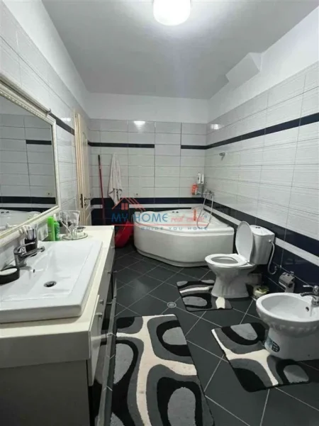 Tirane, shitet apartament 2+1+Ballkon Kati 1, 106 m² 198.000 € (Astir)