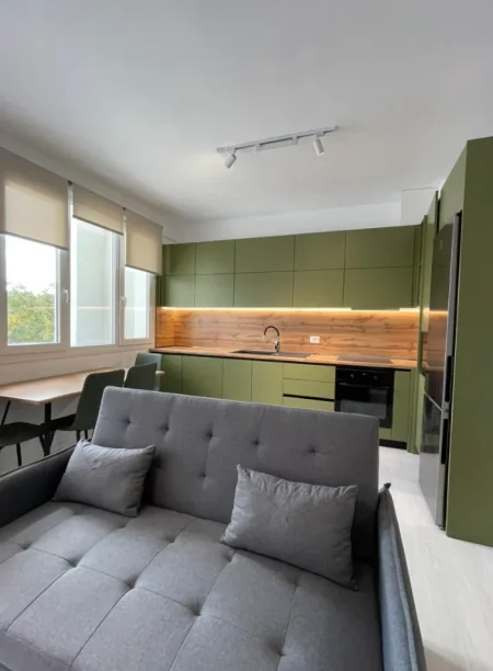 Tirane, jepet me qera apartament 2+1 , 96 m² 700 € 