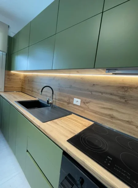 Tirane, jepet me qera apartament 2+1 , 96 m² 700 € 