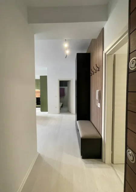 Tirane, jepet me qera apartament 2+1 , 96 m² 700 € 