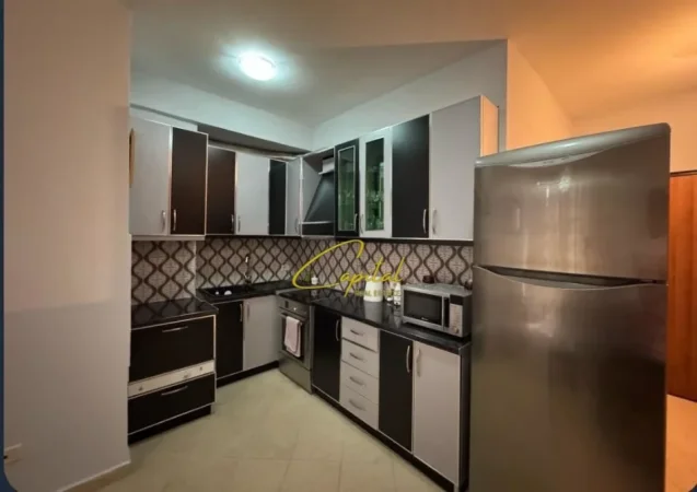 Tirane, jepet me qera apartament 2+1 Kati 3, 85 m² 450 € (YZBERISHT)