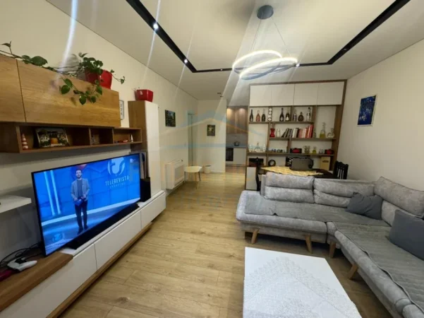 Tirane, shes apartament 2+1+Ballkon Kati 3, 108 m² 275.000 € (Fusha Ali Dem)