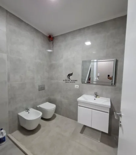 Tirane, jepet me qera apartament 1+1 Kati 6, 60 m² 600 € (YZBERISHT)