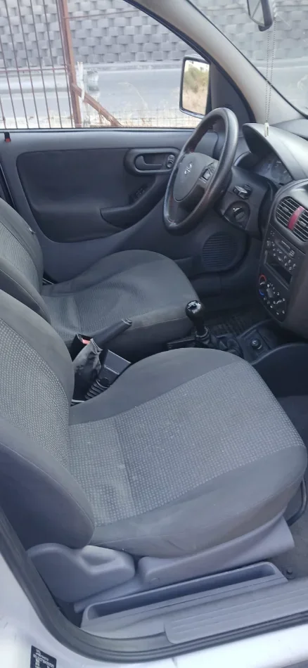 Durres, shes Opel Combo, 230.000 leke te rinj