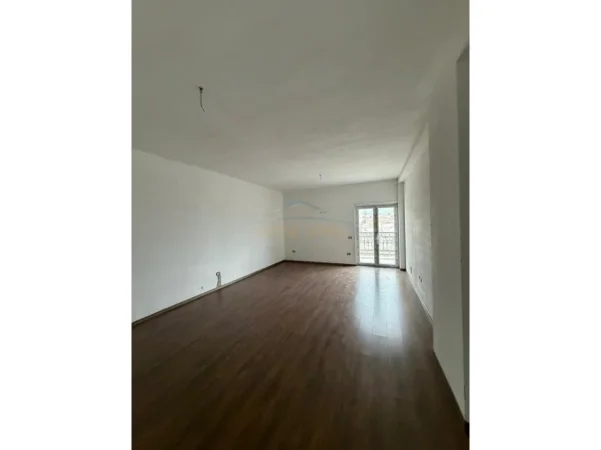 Tirane, shitet apartament 2+1+Ballkon Kati 2, 119 m² 191.000 € 