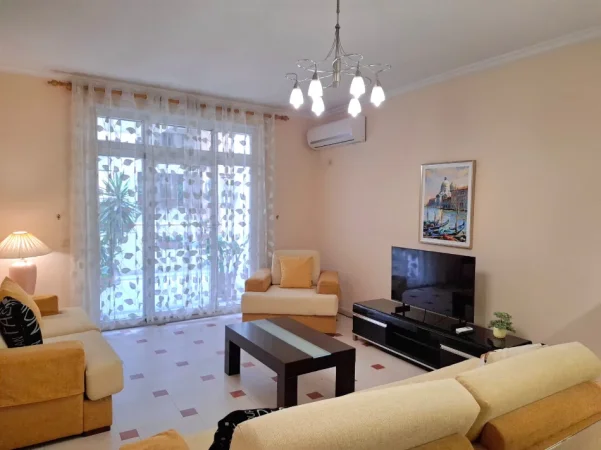 Tirane, jepet me qera apartament 1+1 Kati 2, 90 m² 630 € (KOPSHTI ZOOLOGJIK)