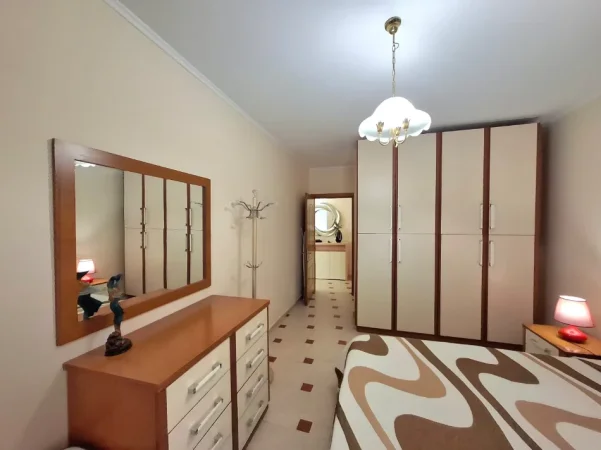 Tirane, jepet me qera apartament 1+1 Kati 2, 90 m² 630 € (KOPSHTI ZOOLOGJIK)