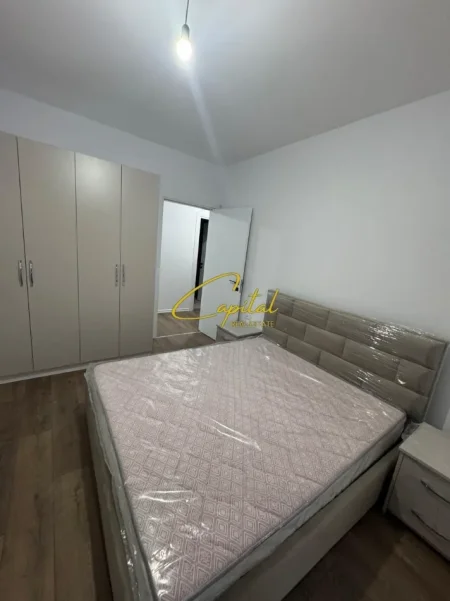 Tirane, jepet me qera apartament 2+1 Kati 5, 100 m² 650 € (5 MAJI)