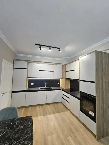 Tirane, jepet me qera apartament 1+1 Kati 3, 65 m² 550 € (Astir)
