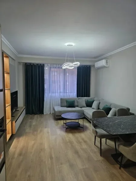 Tirane, jepet me qera apartament 1+1 Kati 3, 65 m² 550 € (Astir)