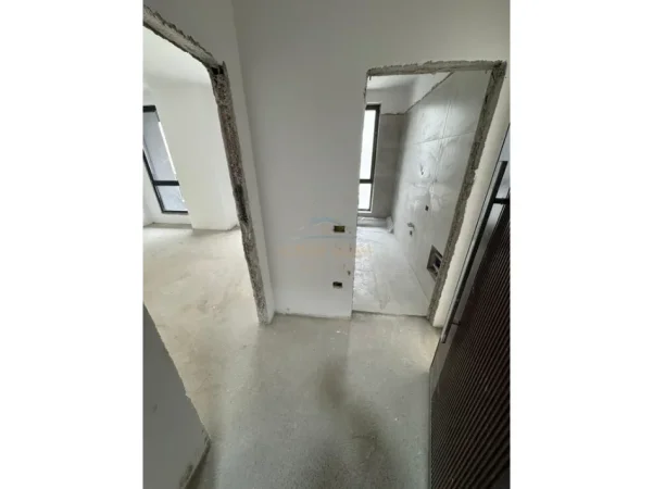 Tirane, shitet apartament 1+1 Kati 3, 75 m² 150.000 € 