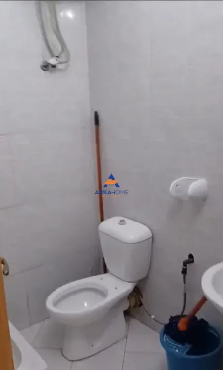 Tirane, jepet me qera apartament 1+1+Ballkon Kati 6, 70 m² 416 € 