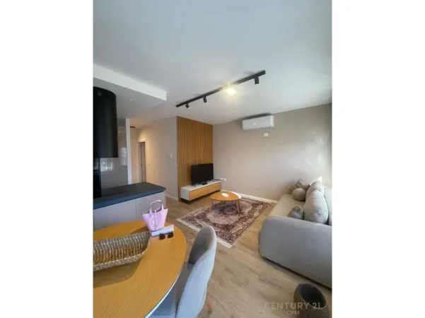 Tirane, jepet me qera apartament 1+1 Kati 7, 69 m² 600 € (Materniteti i Ri)